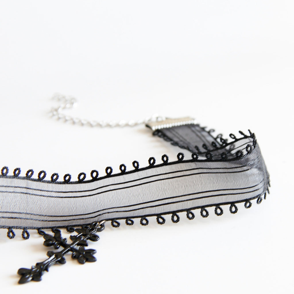 Halloween Black Mesh Lace Loop Edge Choker Necklace | Gothic Cross Drop Pendant Chain Clasp Vampire Dark Aesthetic Halloween Costume Jewelry