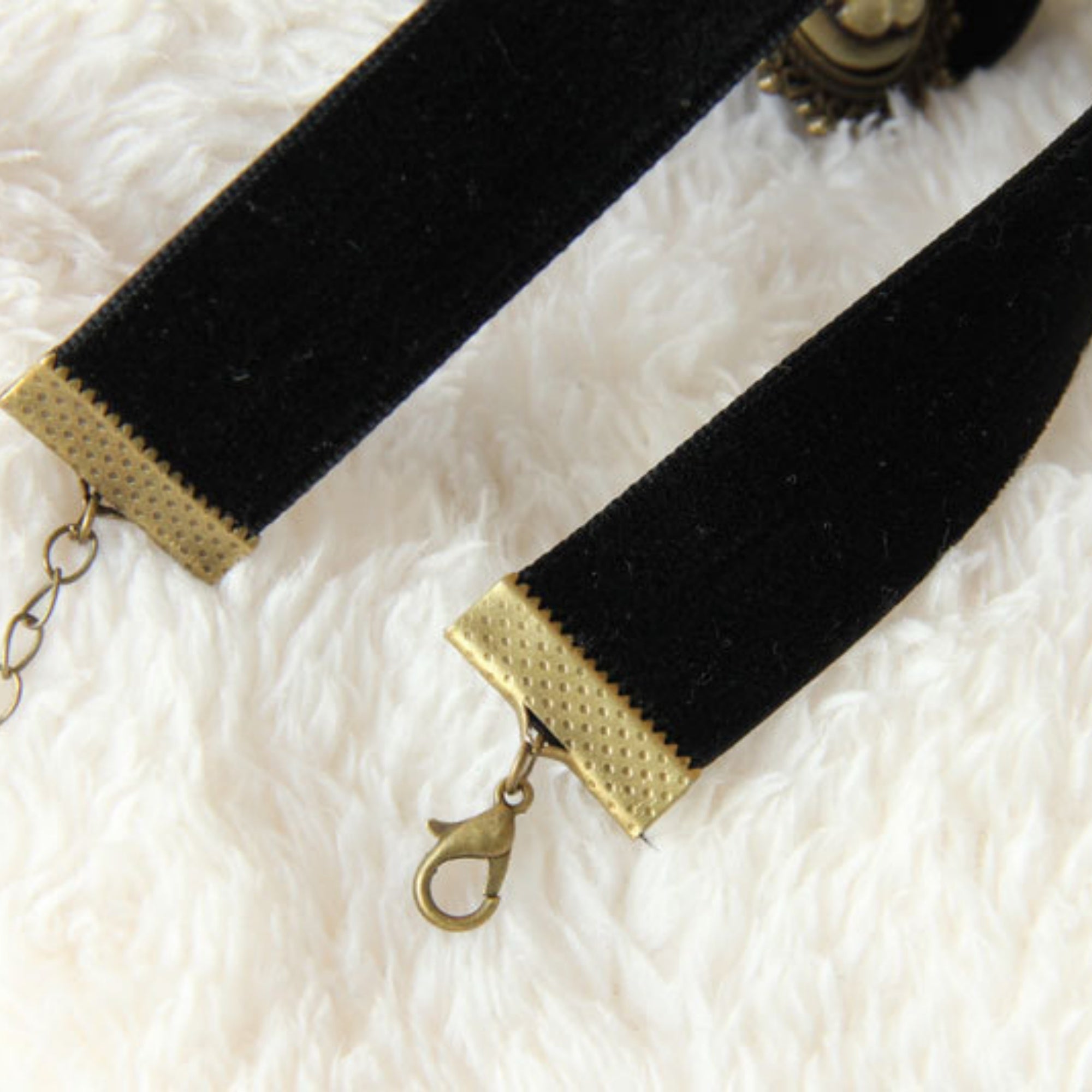 Halloween Black Velvet Wide Choker Necklace | Antique Bronze Victorian Lady Cameo Black Teardrop Drop Vampire Countess Gothic Halloween Costume Jewelry Gift