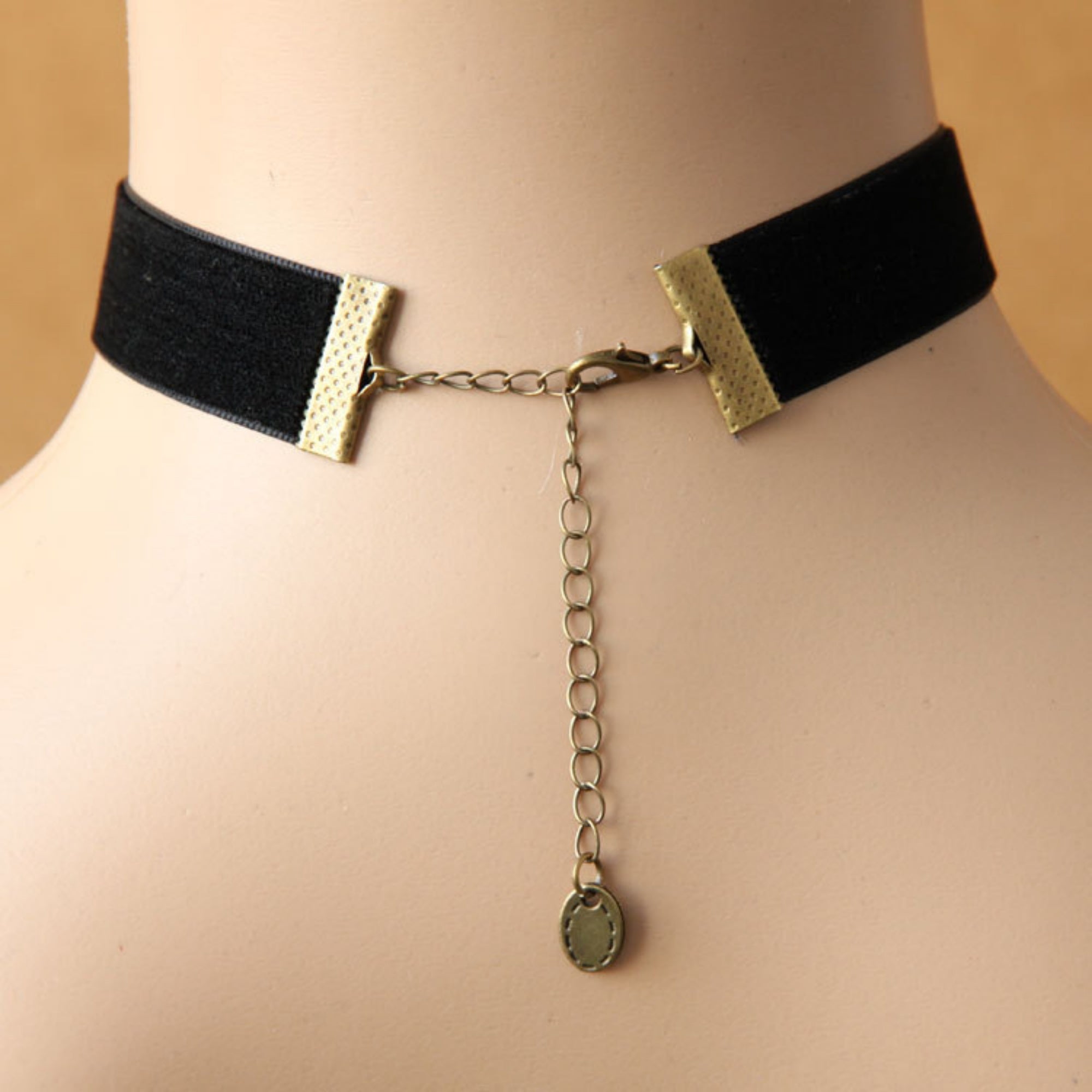 Halloween Black Velvet Wide Choker Necklace | Antique Bronze Victorian Lady Cameo Black Teardrop Drop Vampire Countess Gothic Halloween Costume Jewelry Gift