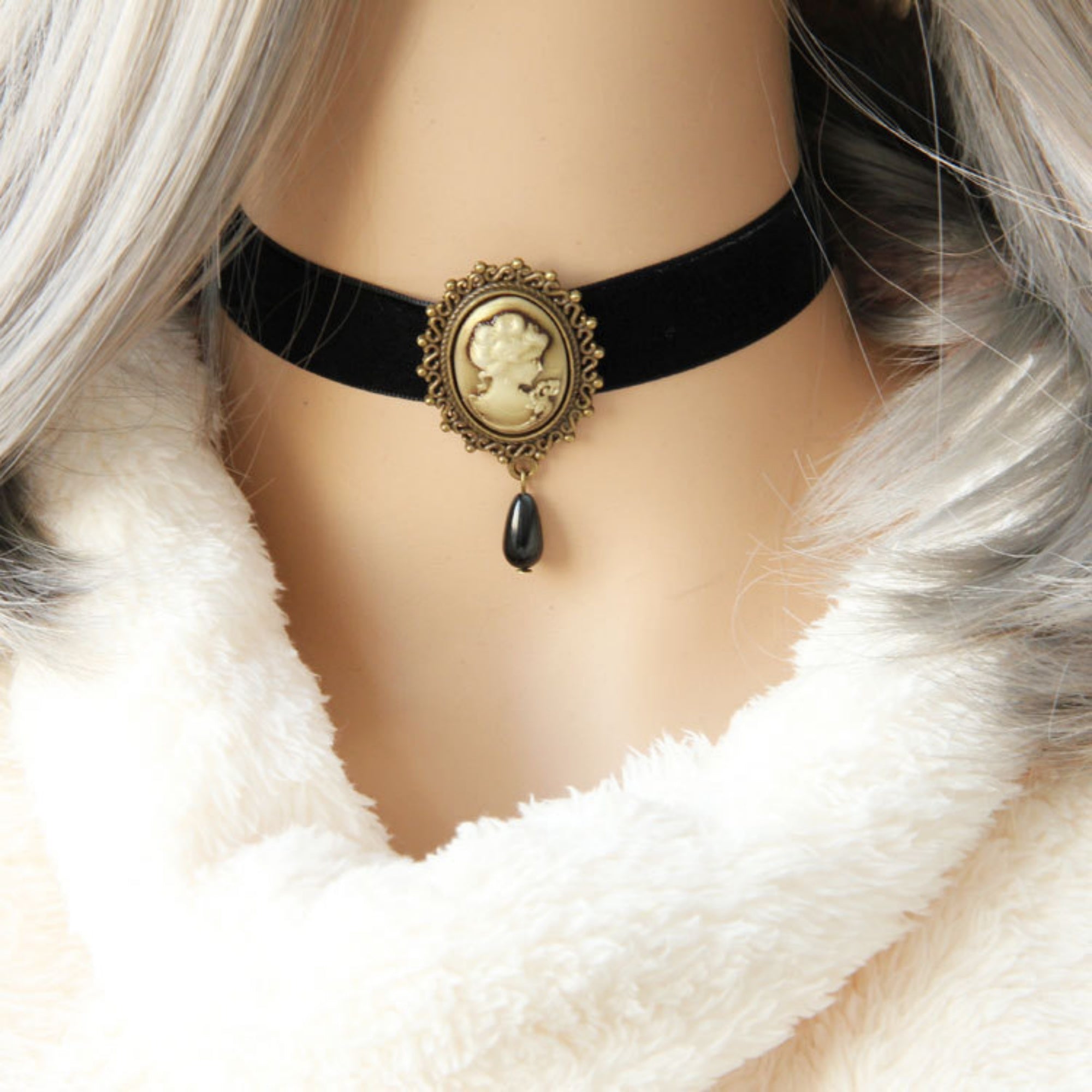 Halloween Black Velvet Wide Choker Necklace | Antique Bronze Victorian Lady Cameo Black Teardrop Drop Vampire Countess Gothic Halloween Costume Jewelry Gift