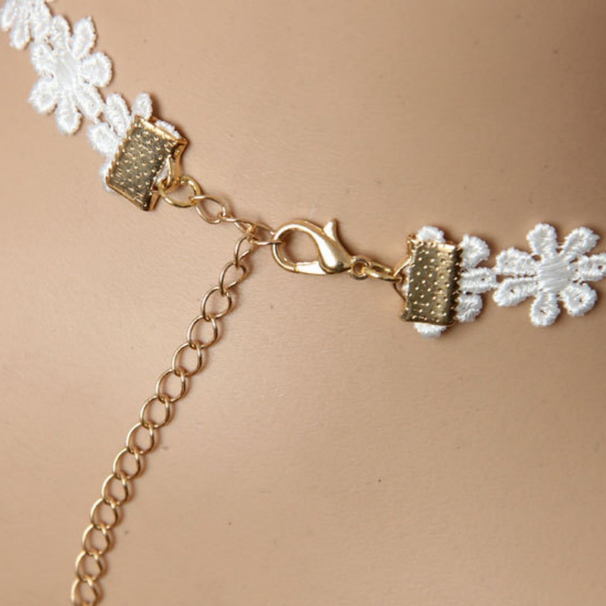 Halloween White Daisy Flower Lace Choker Necklace | Gold White Enamel Flame Drop Ghost Bride Fallen Angel White Witch Halloween Costume Jewelry Gift