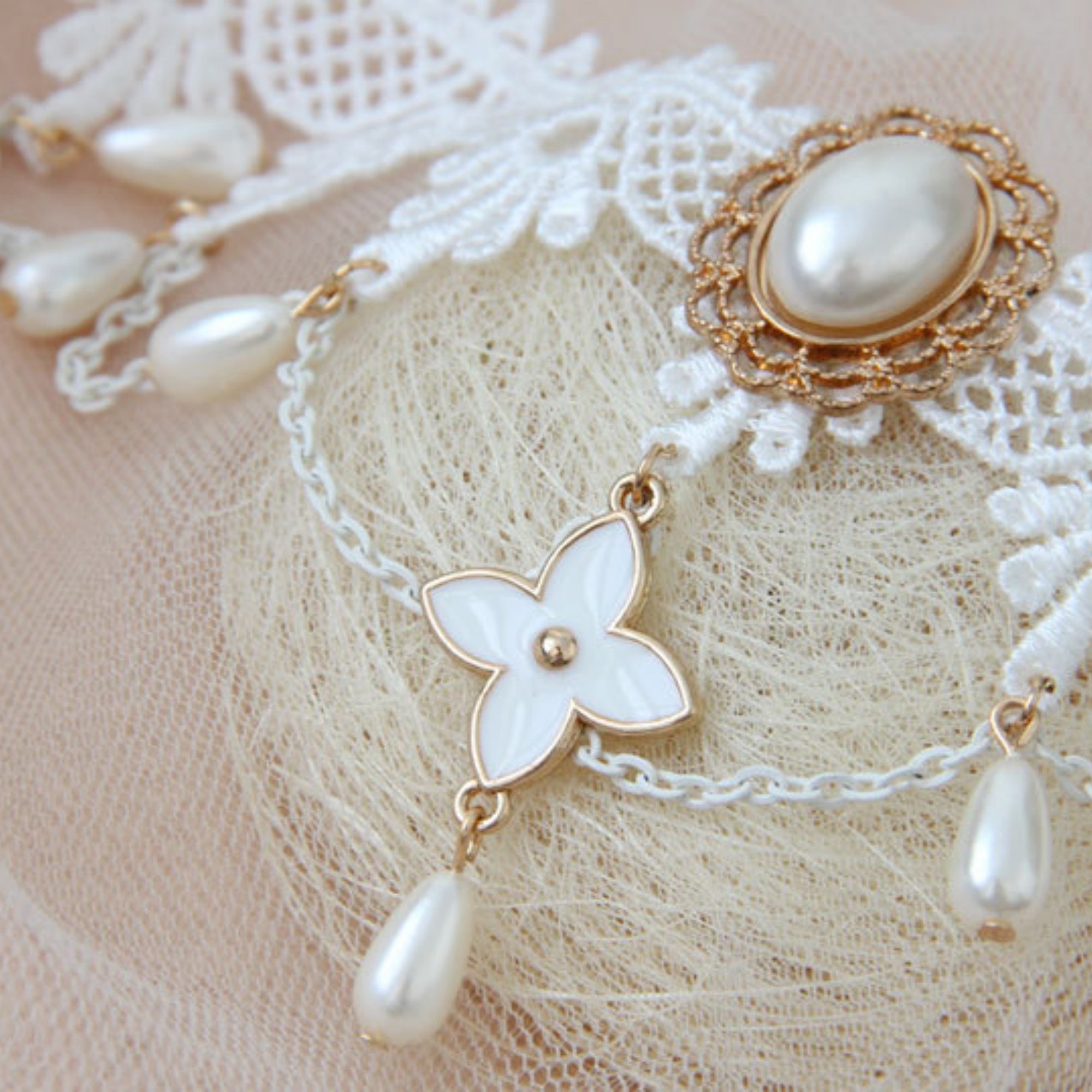 Halloween White Lace Pearl Choker Necklace | Ghost Bride Angel White Witch Pearl Drop Gold Chain Halloween Costume Jewelry Gift