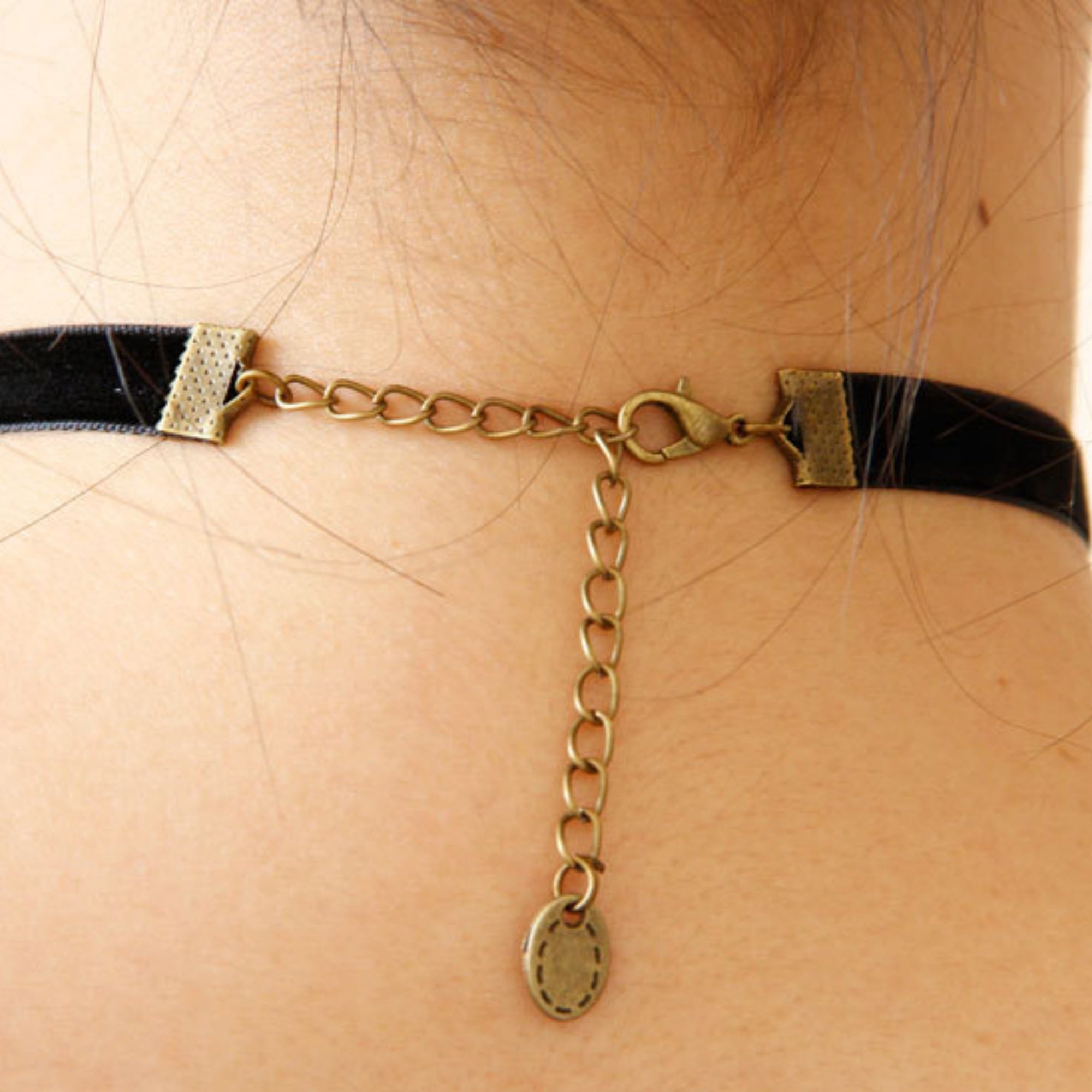 Halloween Black Velvet Thin Choker Necklace | Antique Bronze Engraved Heart Pendant Gothic Y2K Sweet Dark Halloween Costume Jewelry Gift