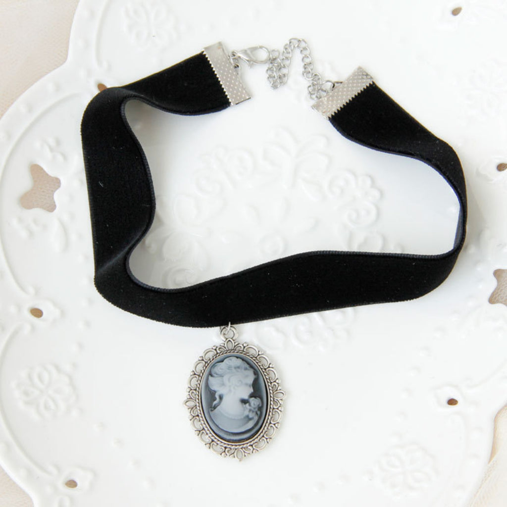 Halloween Black Velvet Cameo Choker Necklace | Victorian Vampire Lady Portrait Pendant Antique Silver Gothic Halloween Costume Jewelry Gift
